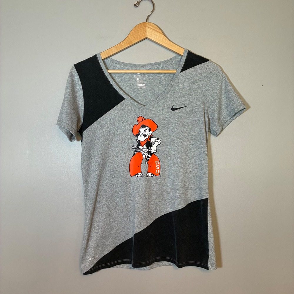 Nike OSU Oklahoma State Cowboys Pistol Pete Dri-FIT V-Neck Gray Shirt Small